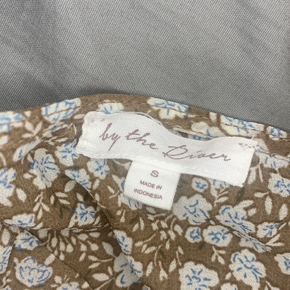 by the river floral blouse size small - Picture 2 of 4